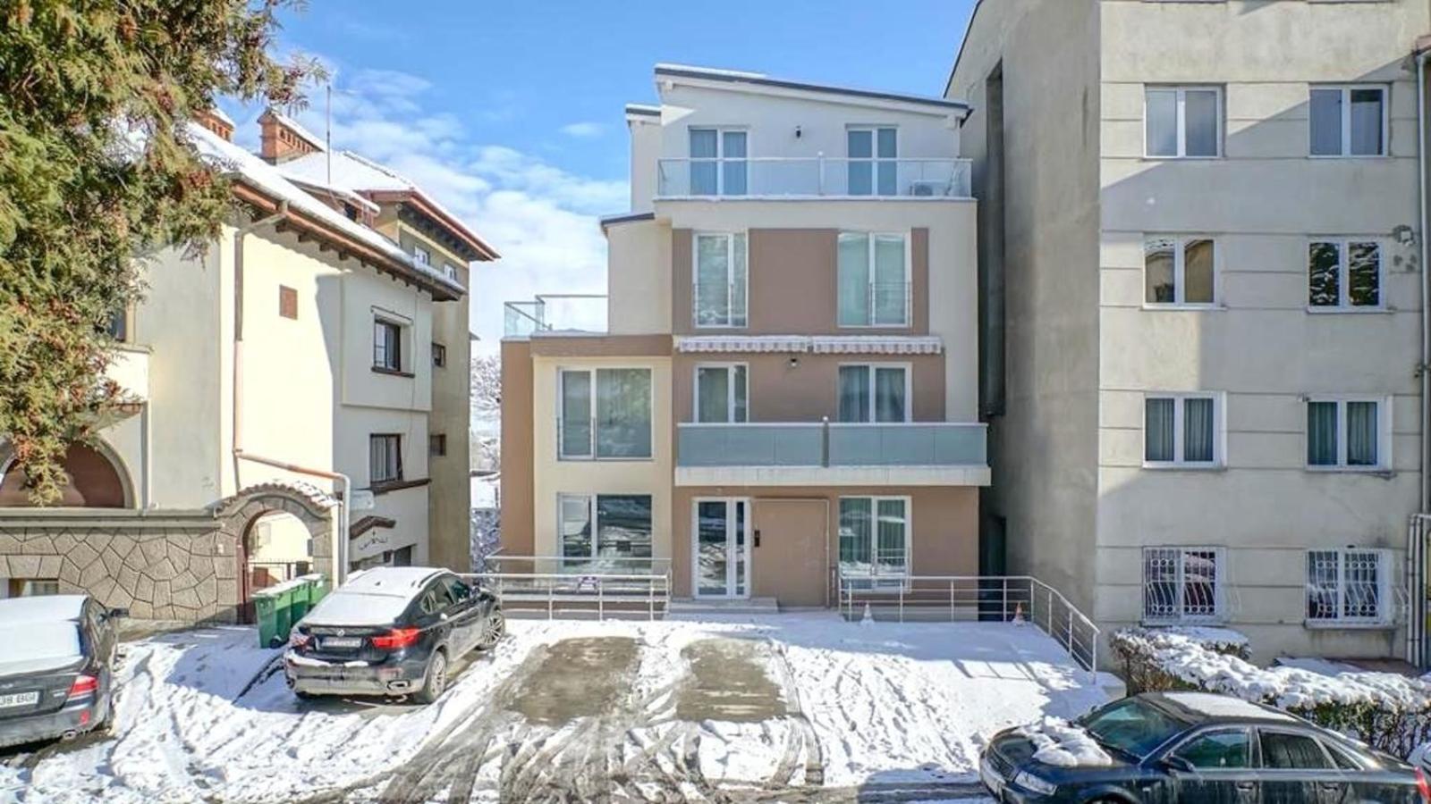Central Maximus Apartment Brasov Ngoại thất bức ảnh