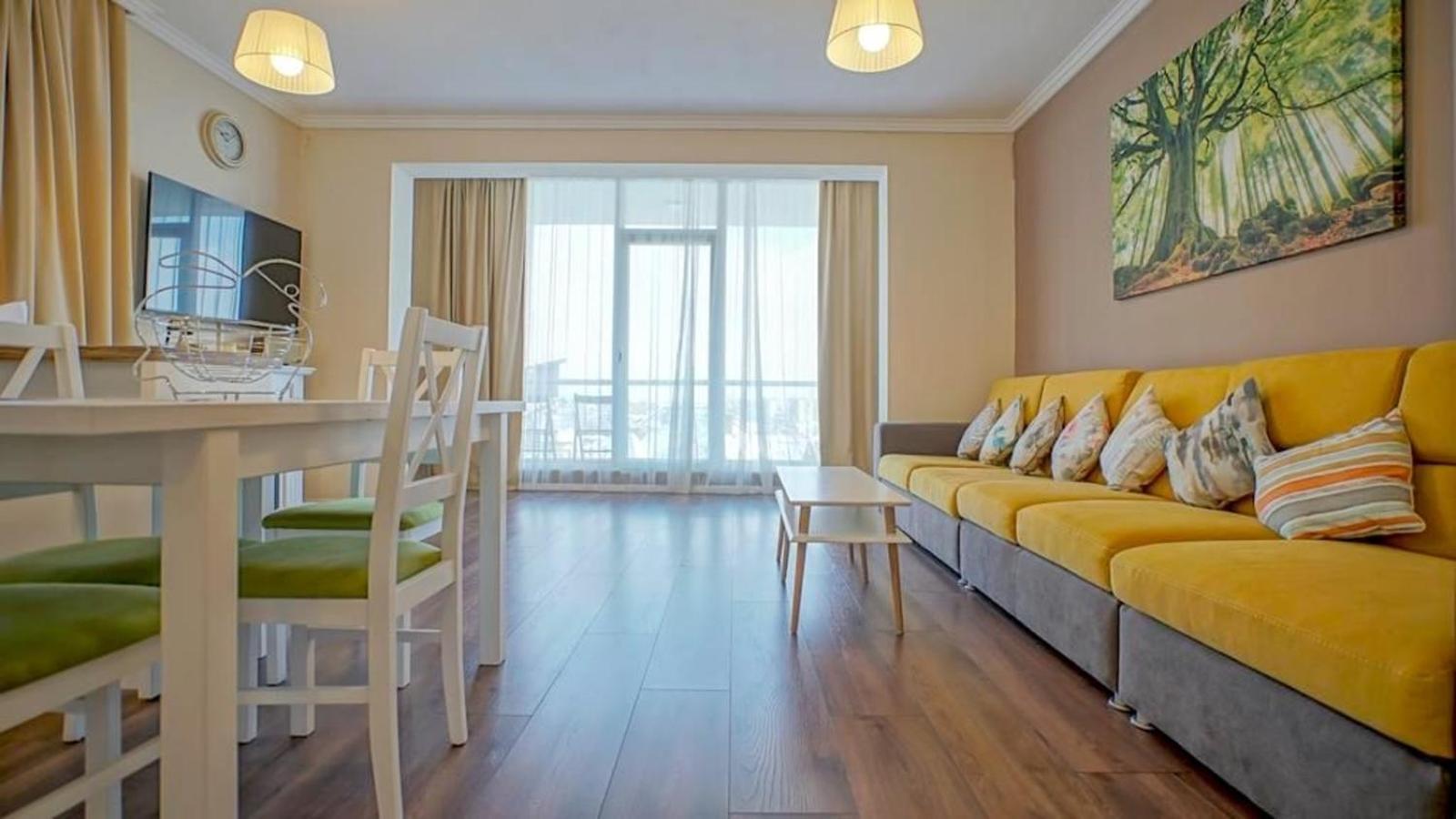 Central Maximus Apartment Brasov Ngoại thất bức ảnh