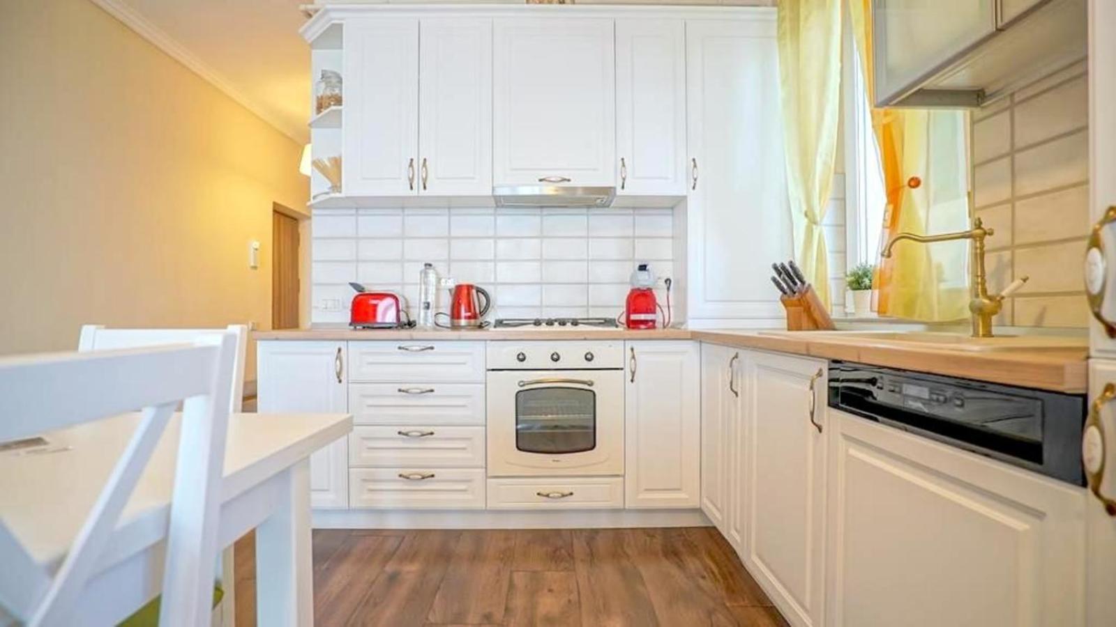 Central Maximus Apartment Brasov Ngoại thất bức ảnh