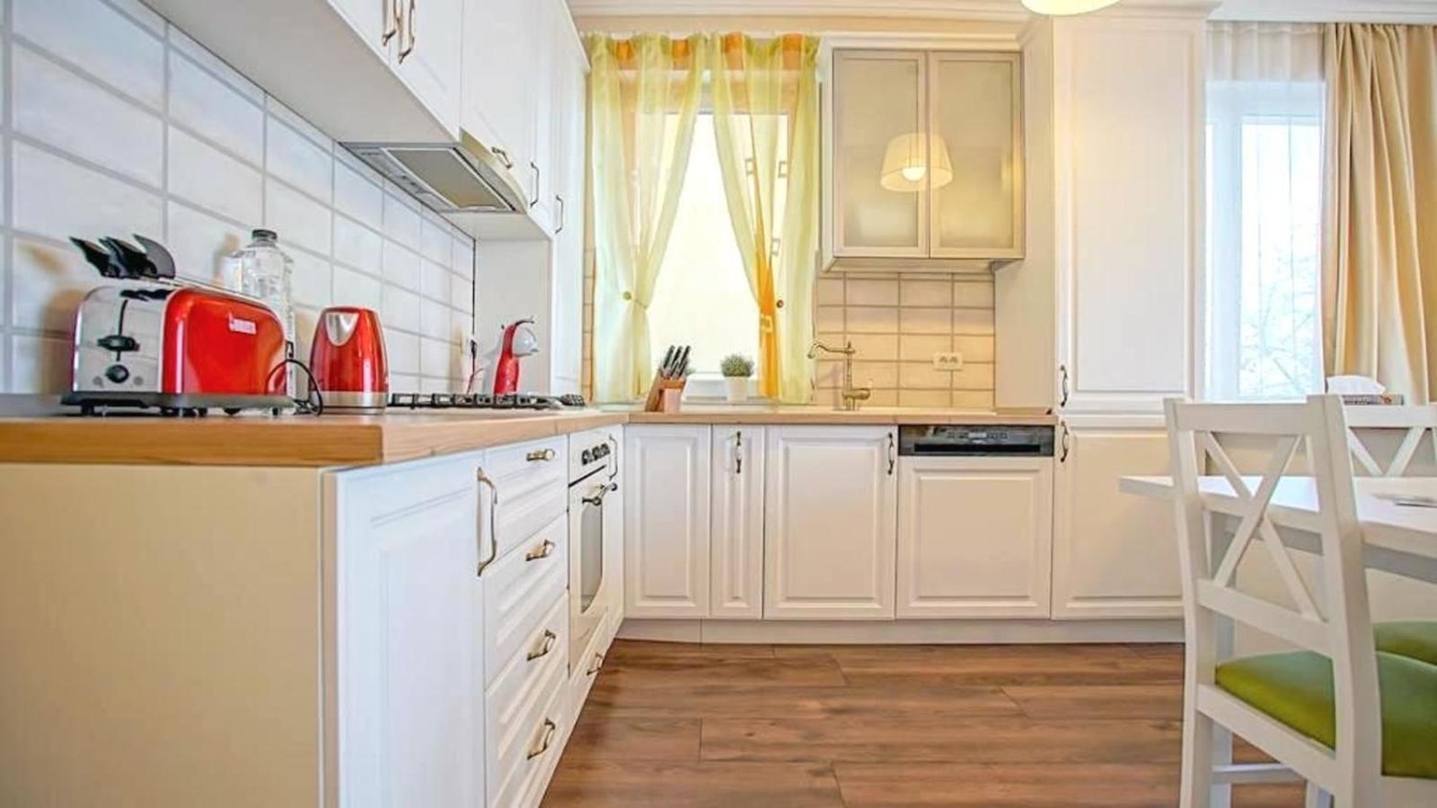 Central Maximus Apartment Brasov Ngoại thất bức ảnh