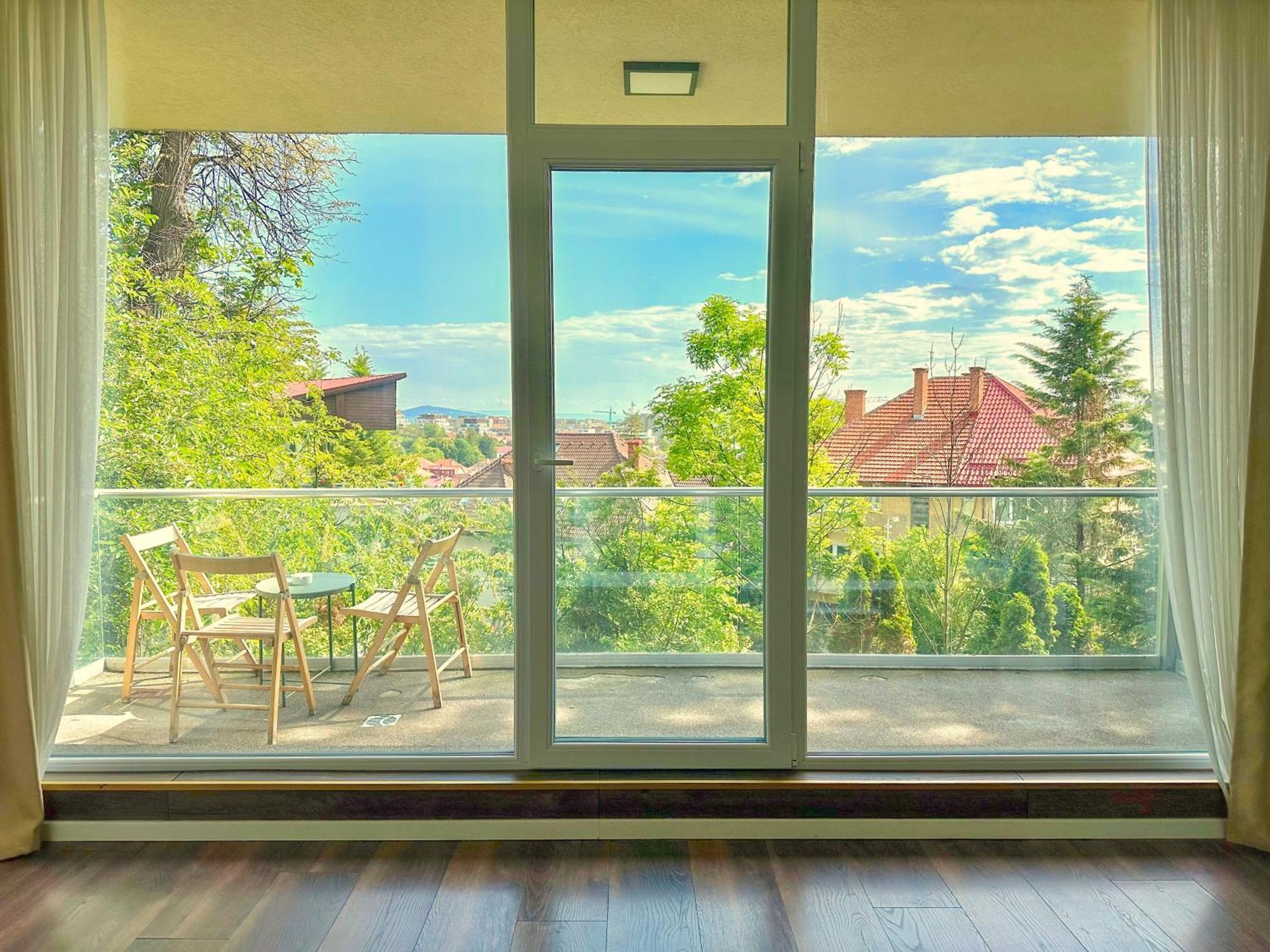 Central Maximus Apartment Brasov Ngoại thất bức ảnh