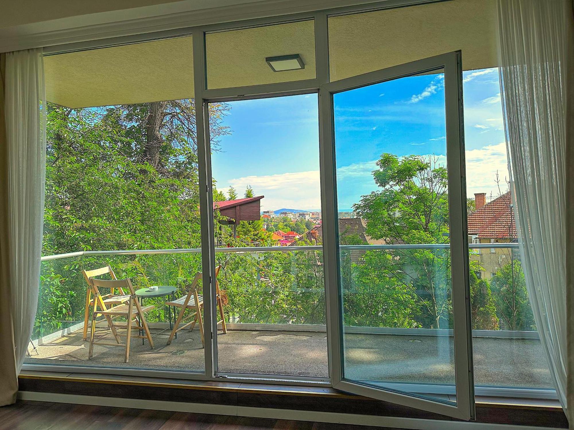 Central Maximus Apartment Brasov Ngoại thất bức ảnh
